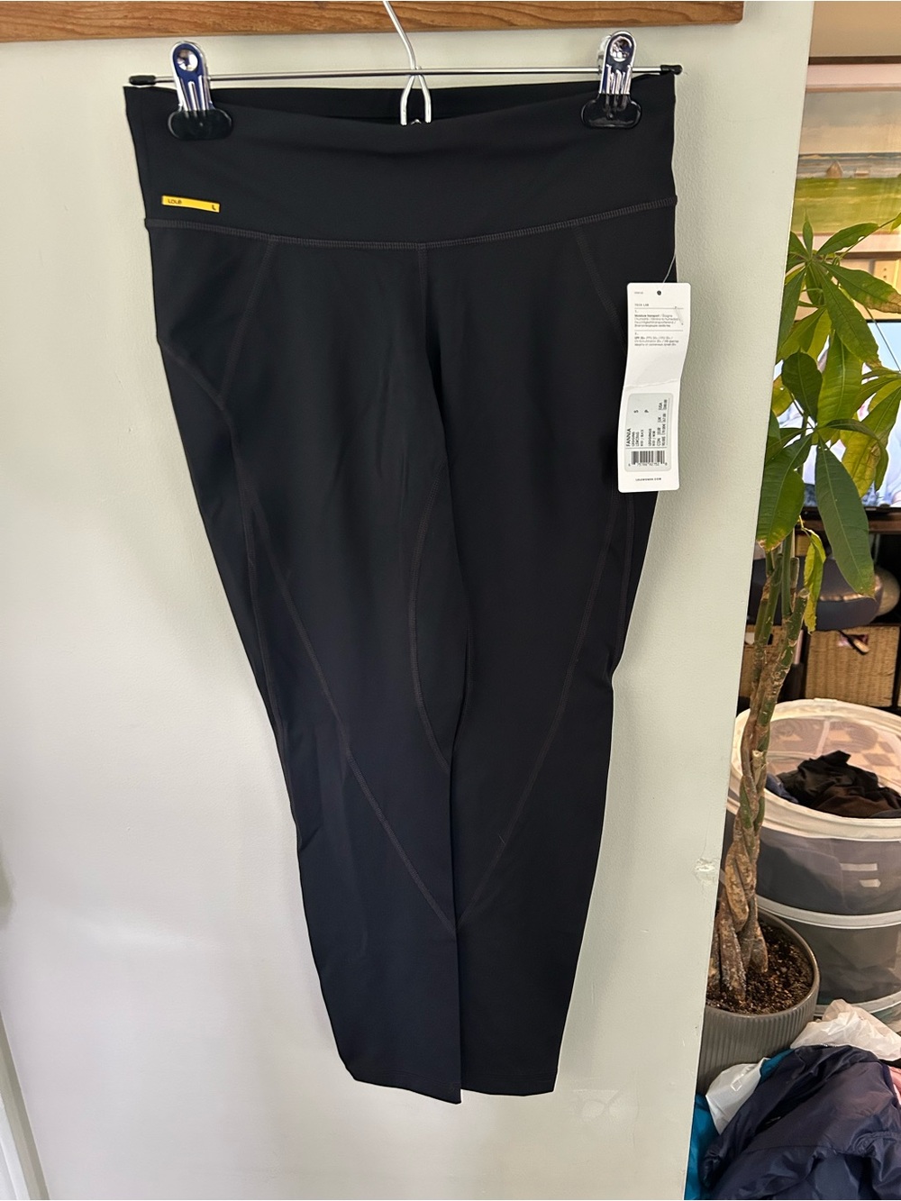 NWT Lolë Fannia Cropped Black Leggings - Size S